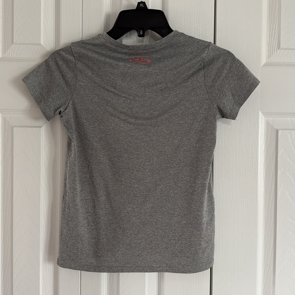 Under Armour Girl's Gray/Orange  V-Neck Short Sleeve Loose Fit Shirt - YSM - Picture 5 of 7